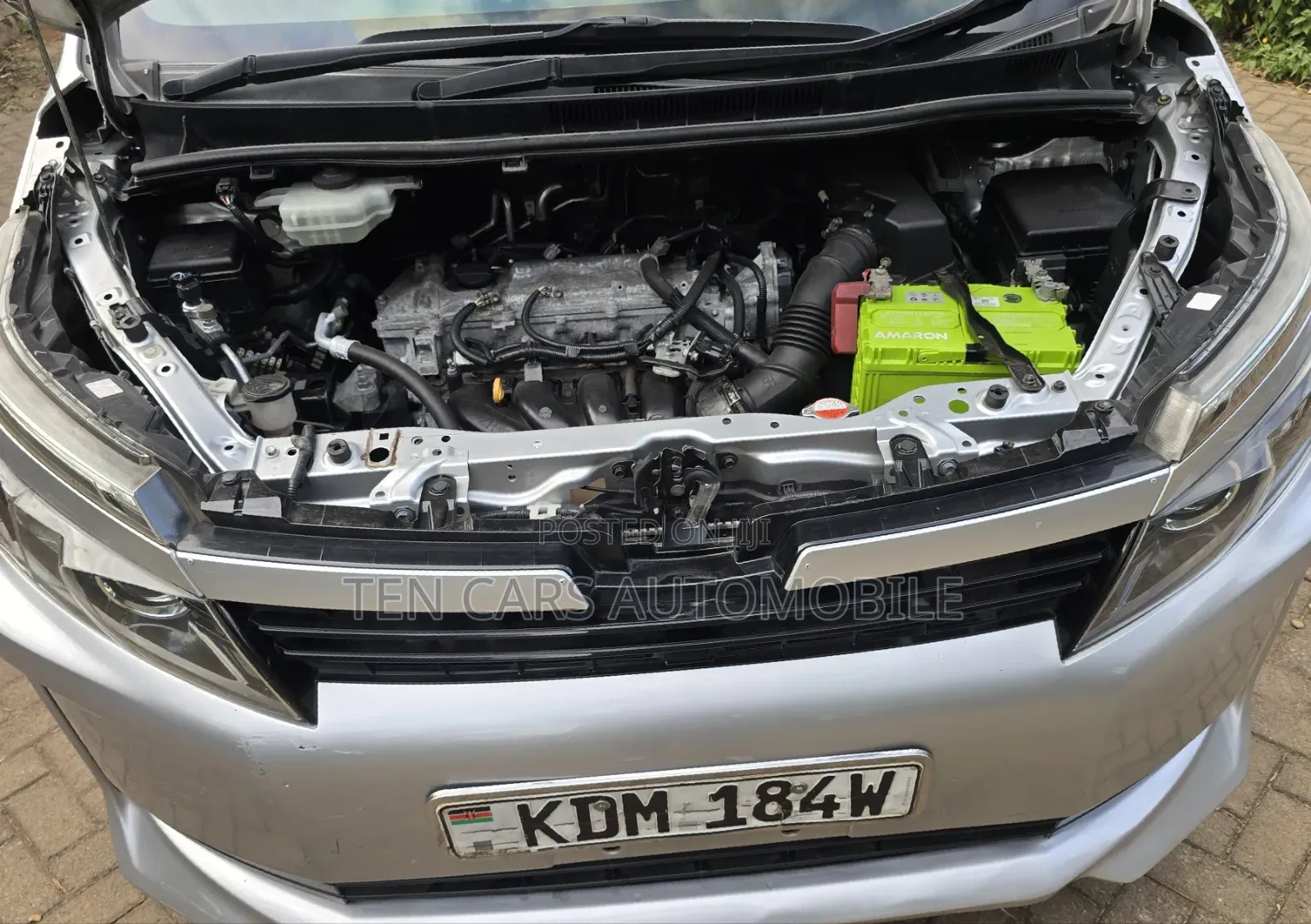 Toyota Voxy 2016 Silver