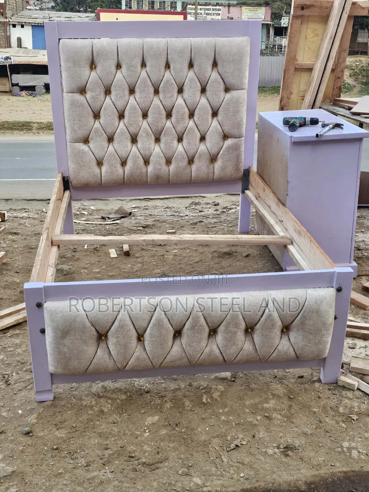 4x6 Moket White Bed