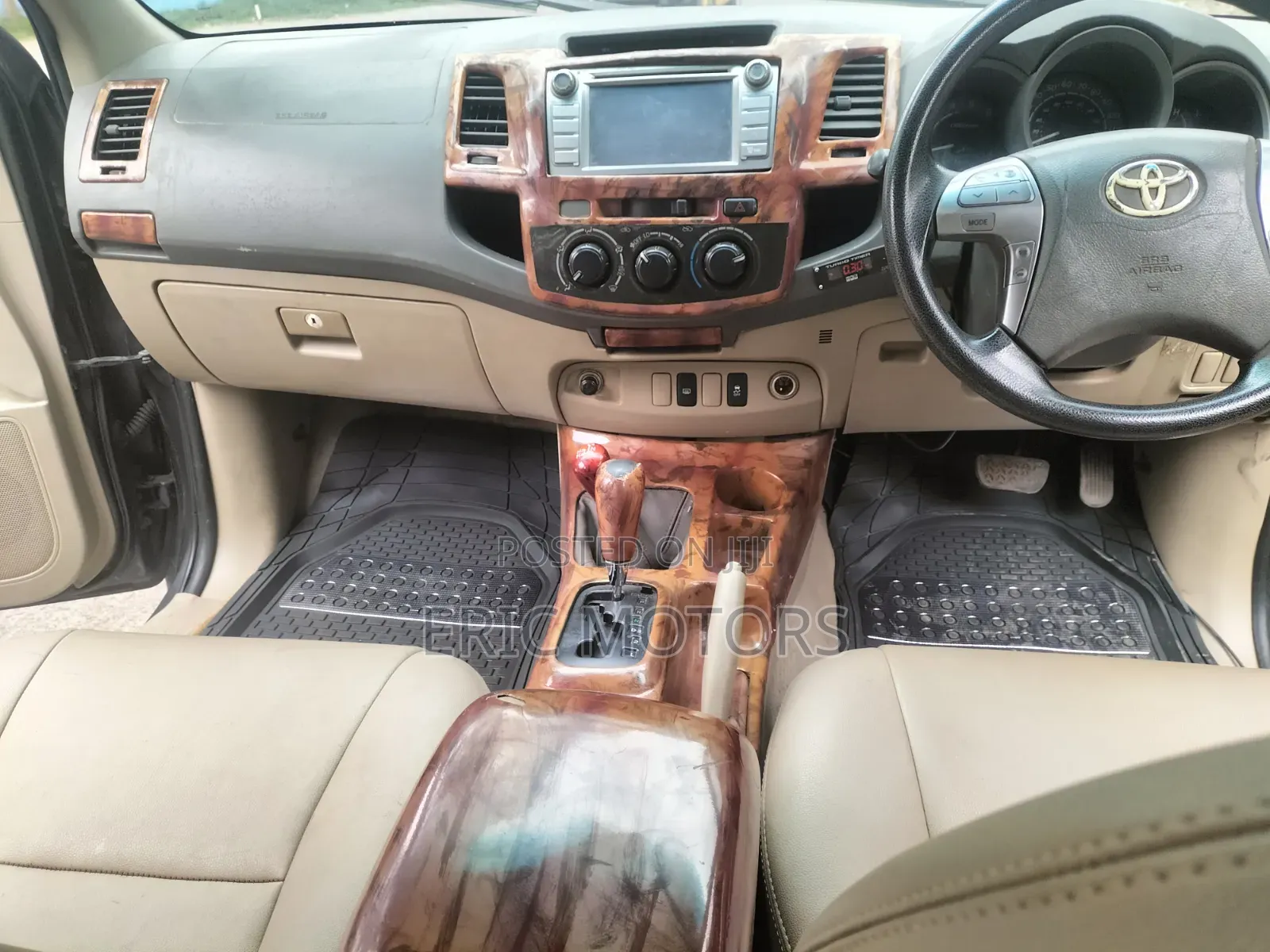 Toyota Hilux 2012 Gray