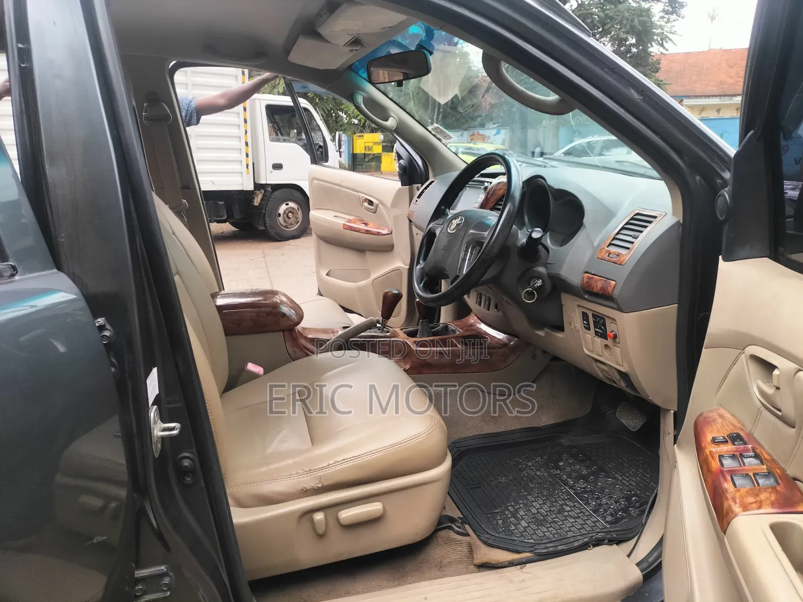 Toyota Hilux 2012 Gray