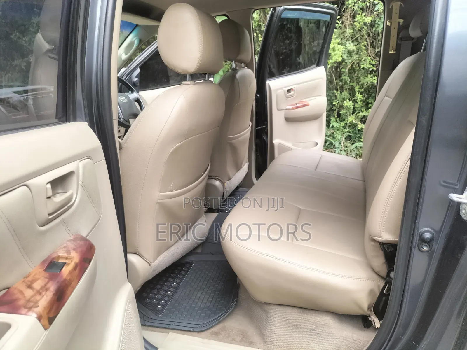 Toyota Hilux 2012 Gray