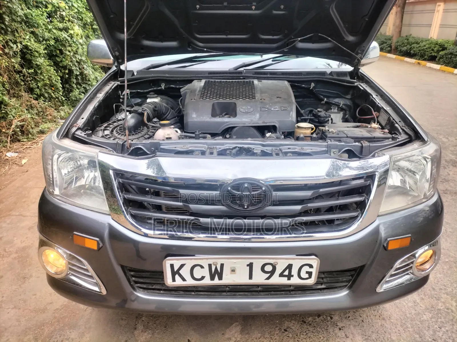 Toyota Hilux 2012 Gray