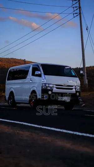 Toyota HiAce 2014 White