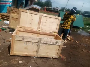 Goods Shipping Box/Crate