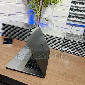 Laptop Apple MacBook Pro 2015 8GB Intel Core i7 SSD 256GB
