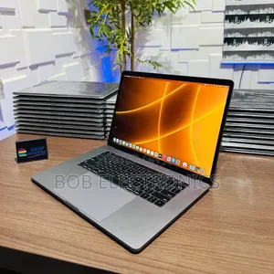Laptop Apple MacBook Pro 2015 8GB Intel Core i7 SSD 256GB