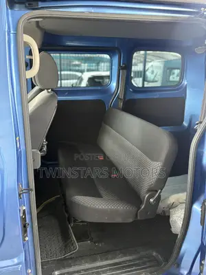 Nissan NV200 2019 Blue