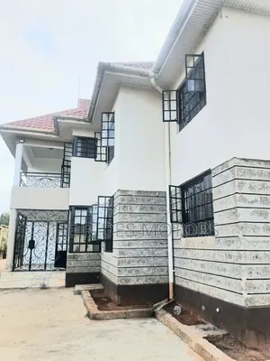 5bdrm Maisonette in Golfview Estate, Nairobi Central for sale