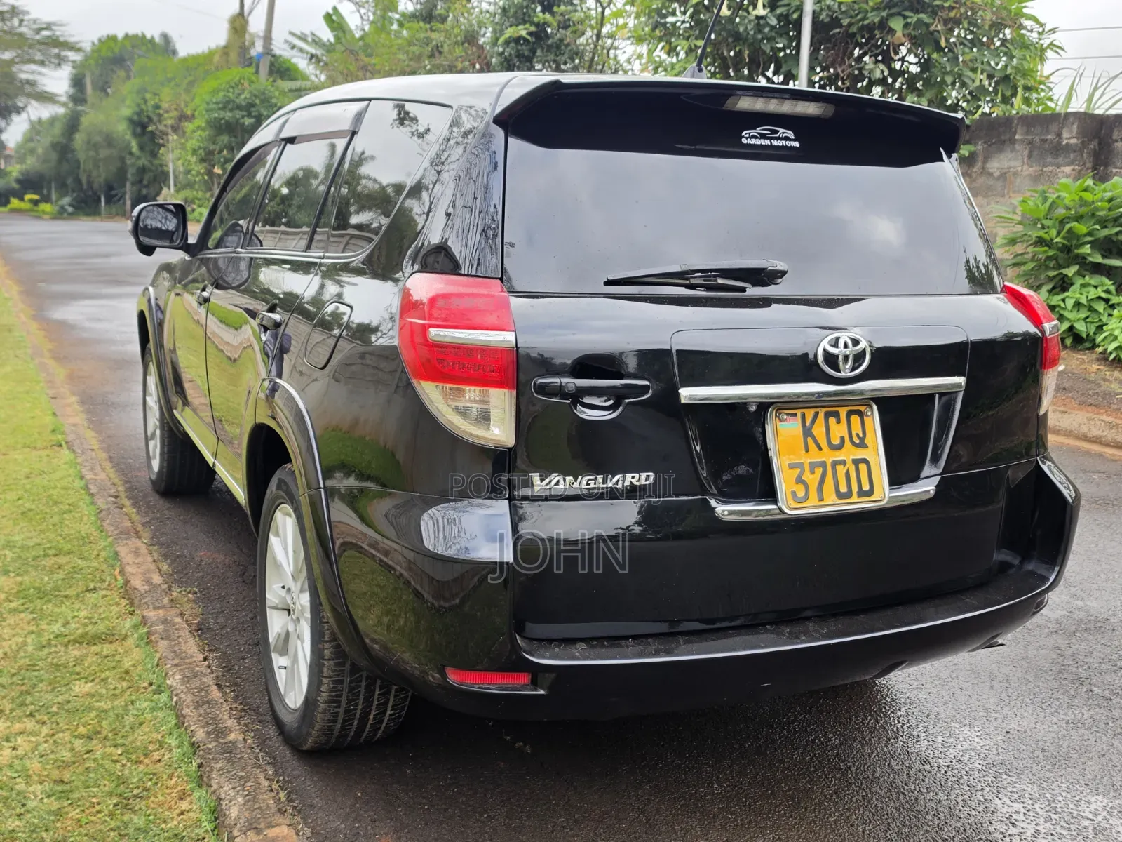 Toyota Vanguard 2011 Black