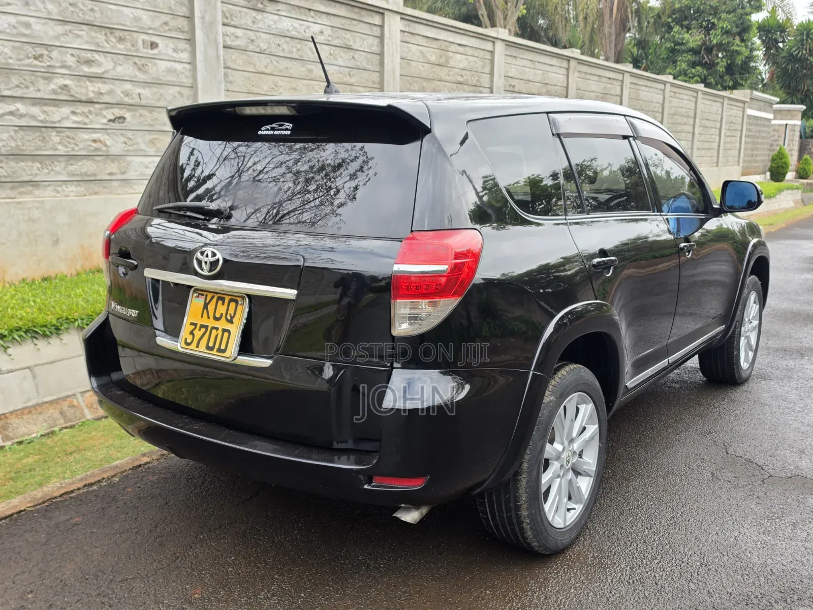 Toyota Vanguard 2011 Black