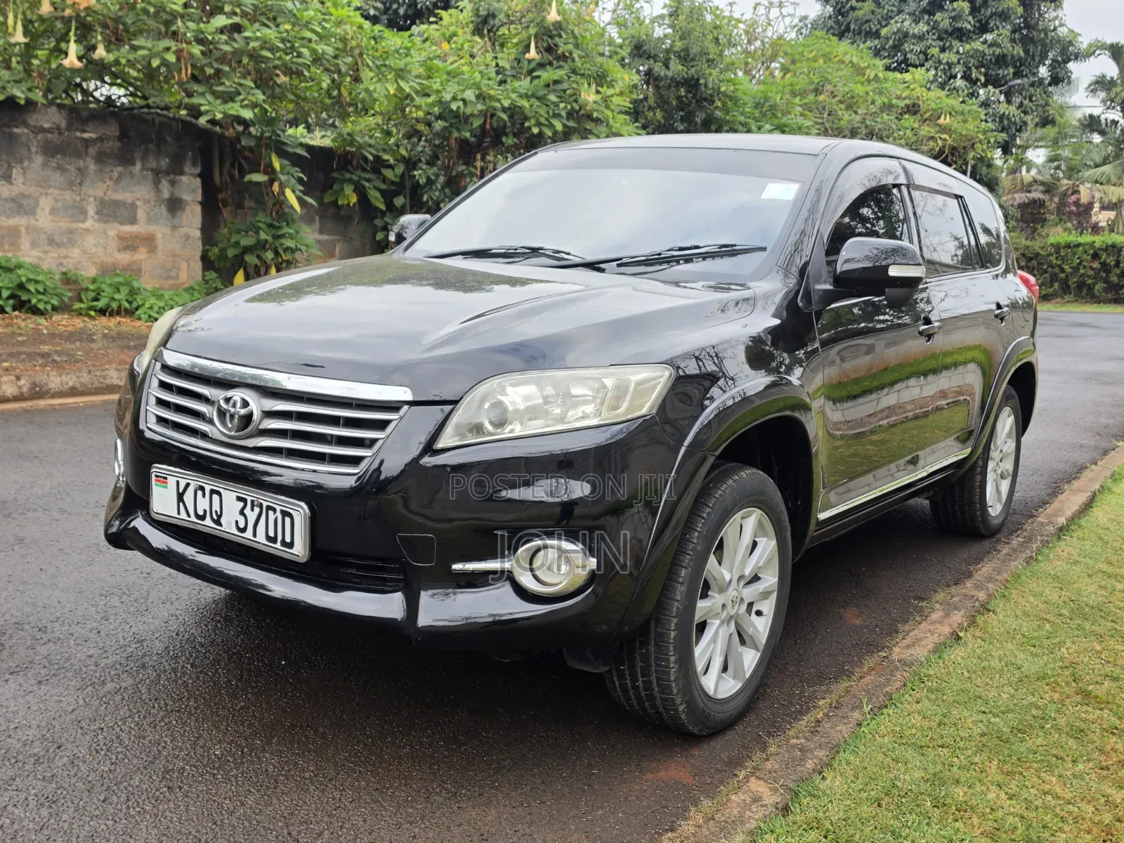 Toyota Vanguard 2011 Black