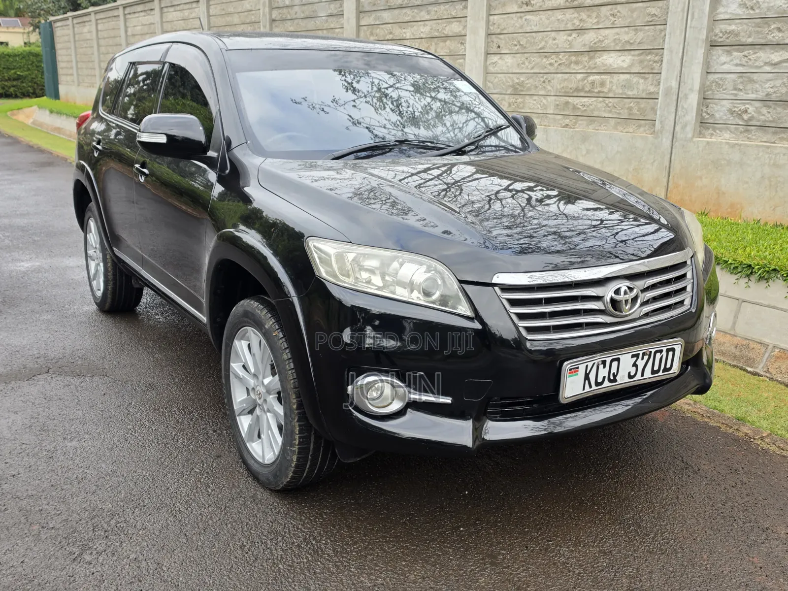 Toyota Vanguard 2011 Black