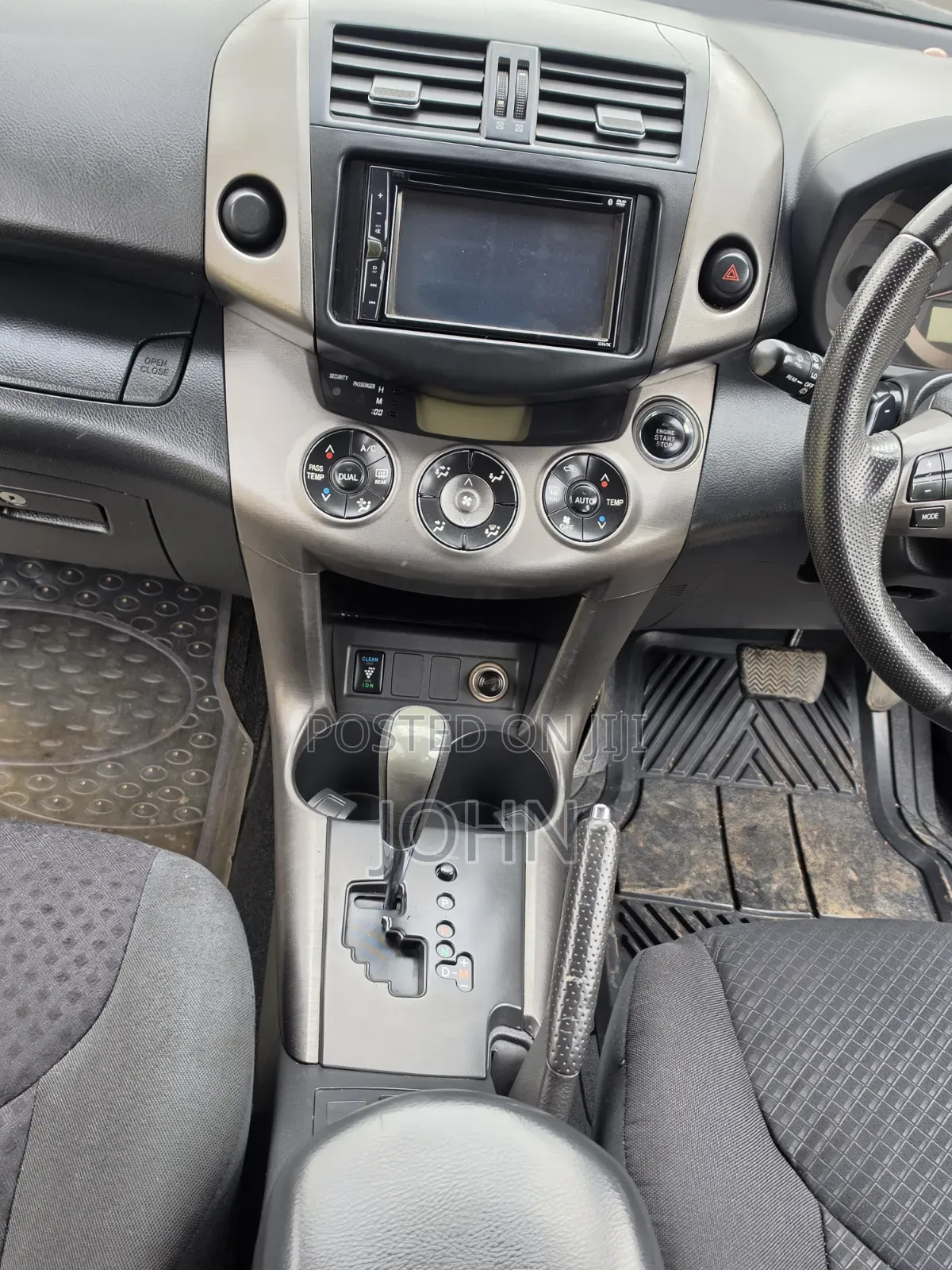 Toyota Vanguard 2011 Black