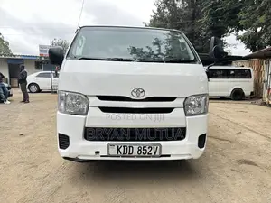 Toyota HiAce 2014 White