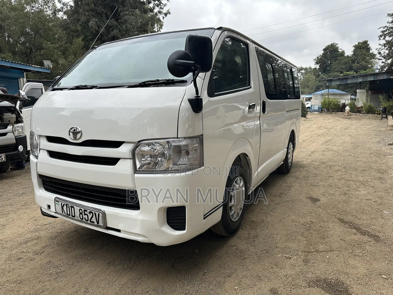 Toyota HiAce 2014 White