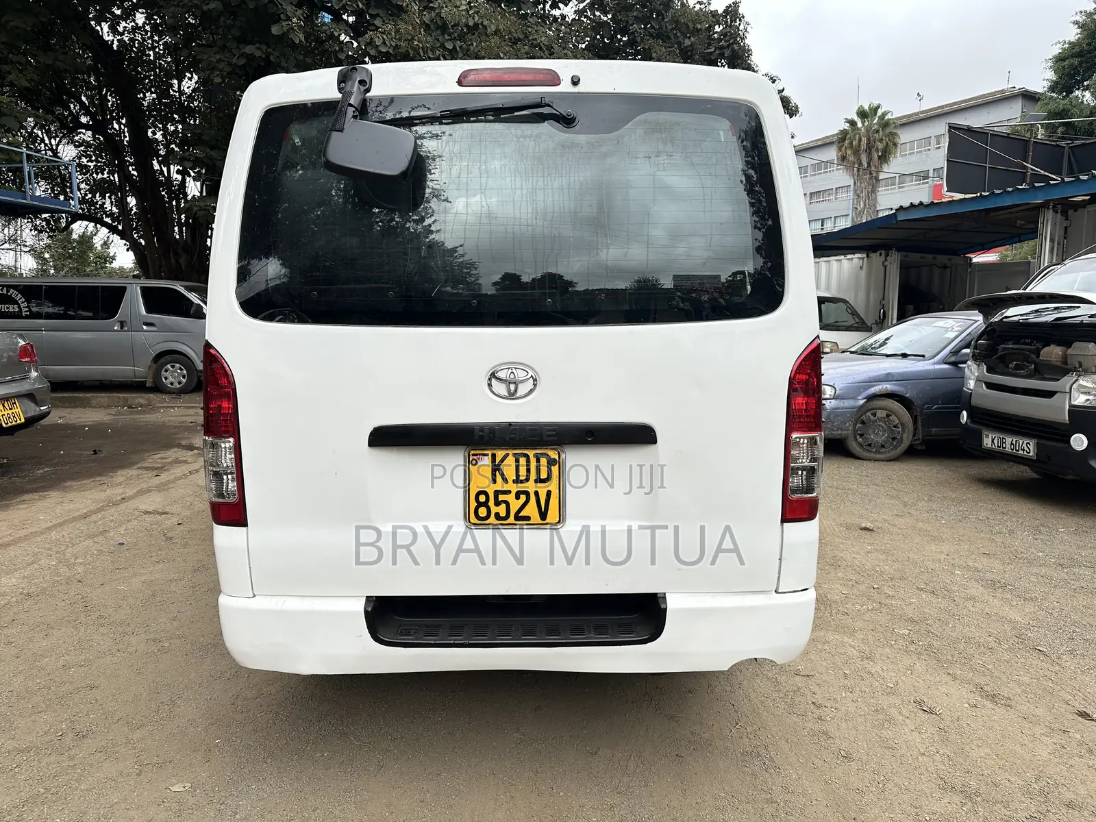 Toyota HiAce 2014 White
