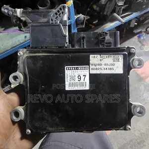 Egine Control Unit Ecu Daihatsu Hijet