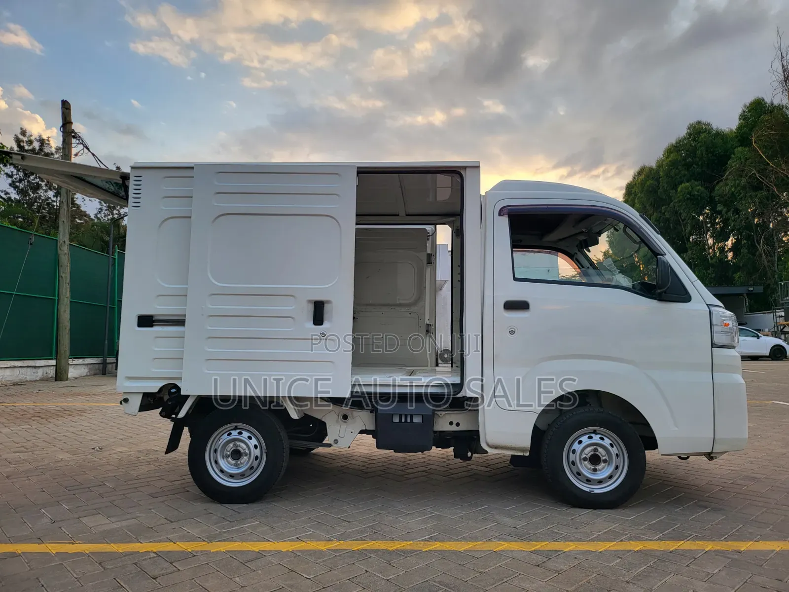 Daihatsu HIJET 2019 White