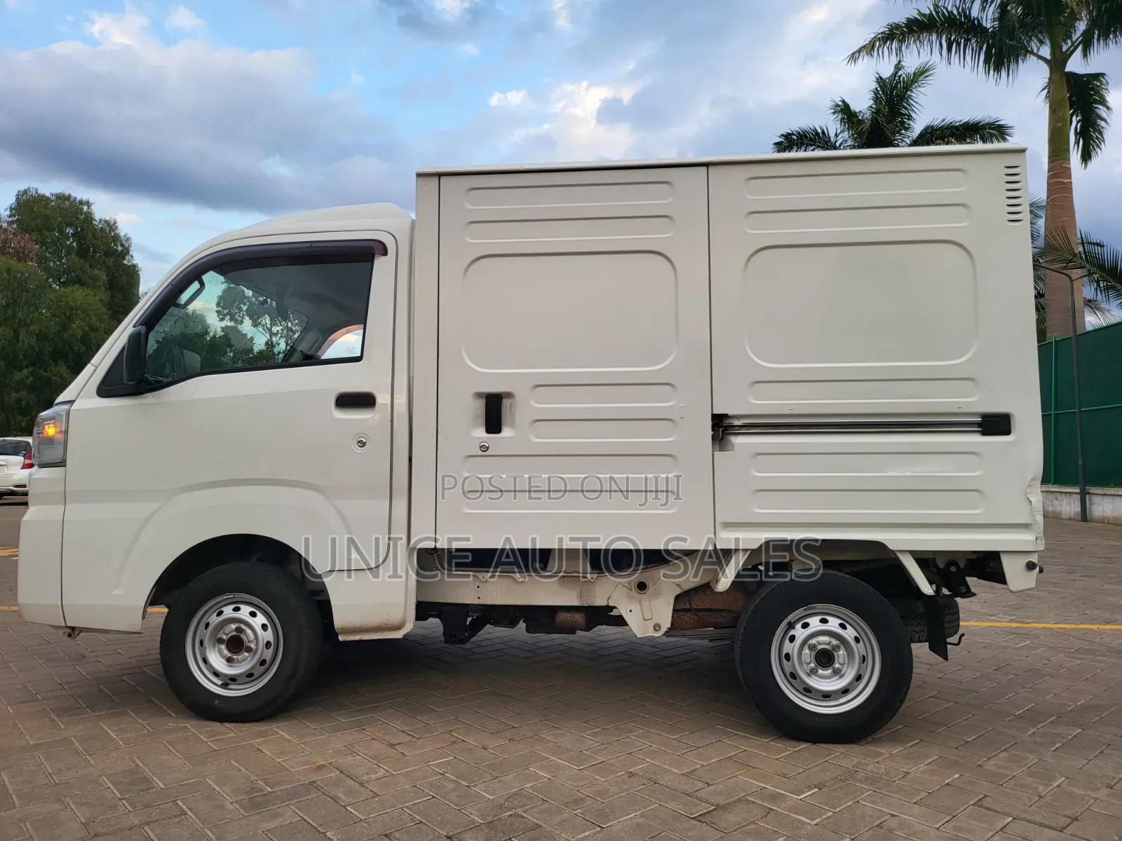 Daihatsu HIJET 2019 White