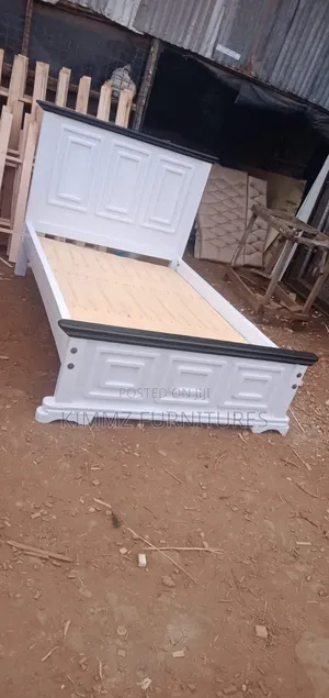 4x6 White Panelled Bed