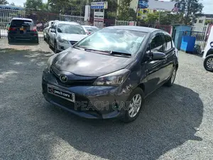 Toyota Vitz 2015 Gray