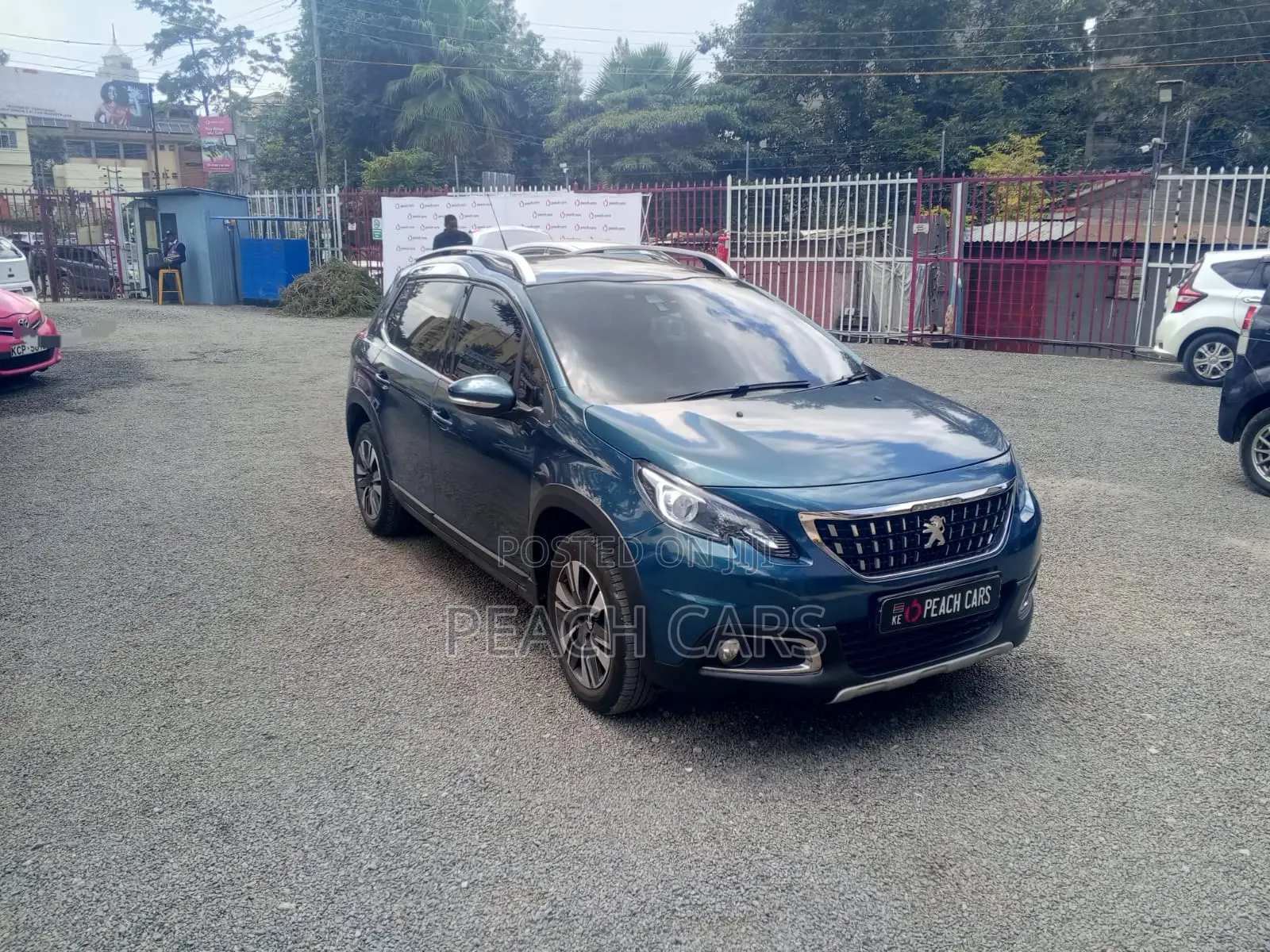 Peugeot 2008 2018 Green