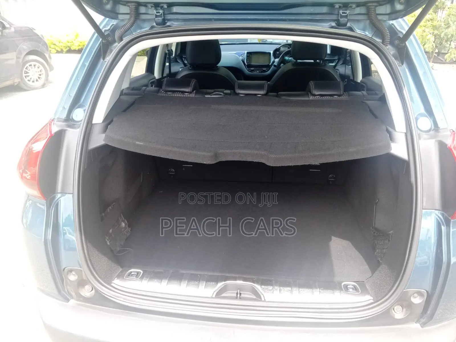 Peugeot 2008 2018 Green