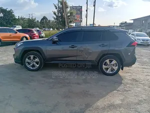 Toyota RAV4 2019 Gray