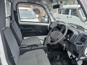 Suzuki Every 2019 White