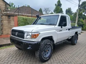 Toyota Land Cruiser 79 Series 2021 White