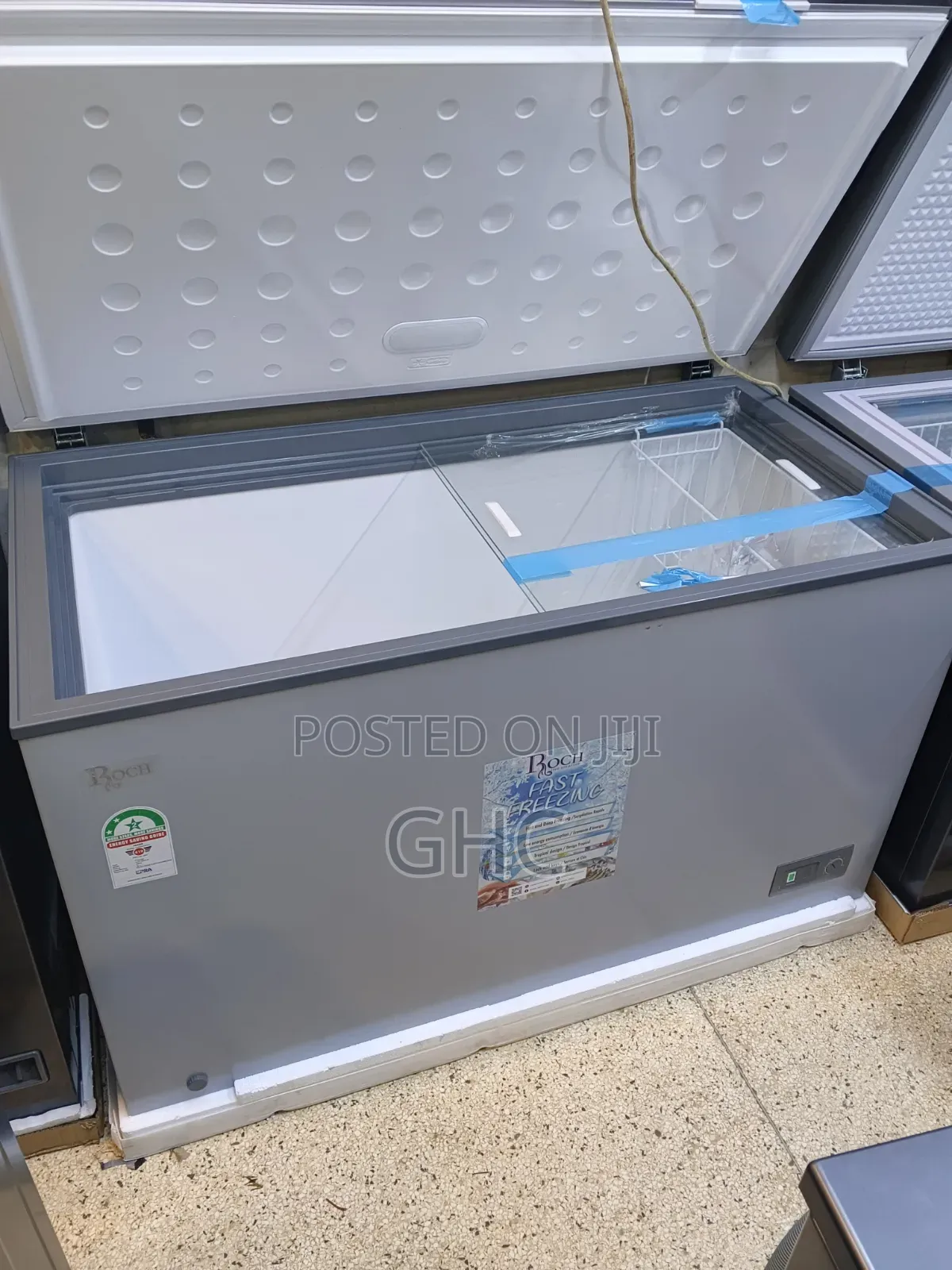 Roch Chest Freezer 300l