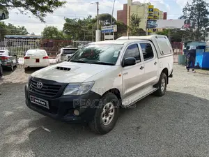 Toyota Hilux 2013 Silver