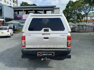 Toyota Hilux 2013 Silver