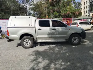 Toyota Hilux 2013 Silver