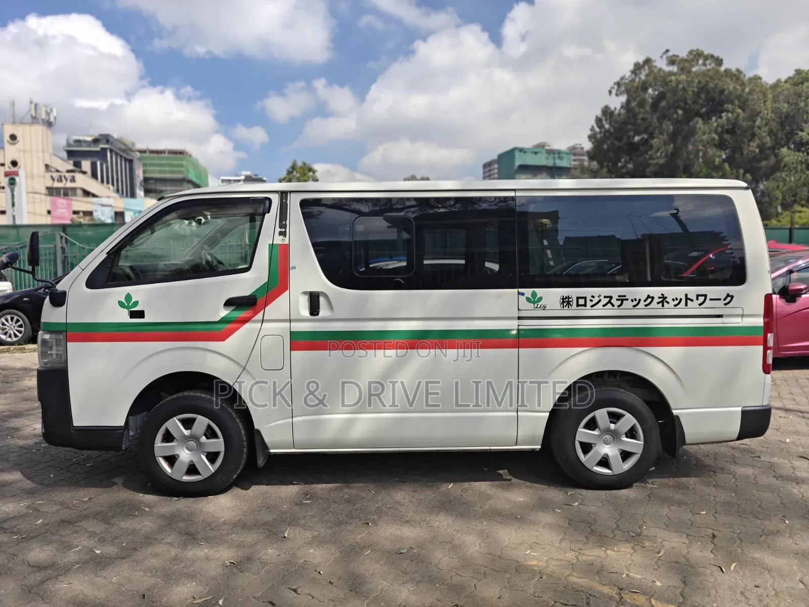 Toyota HiAce 2019 White