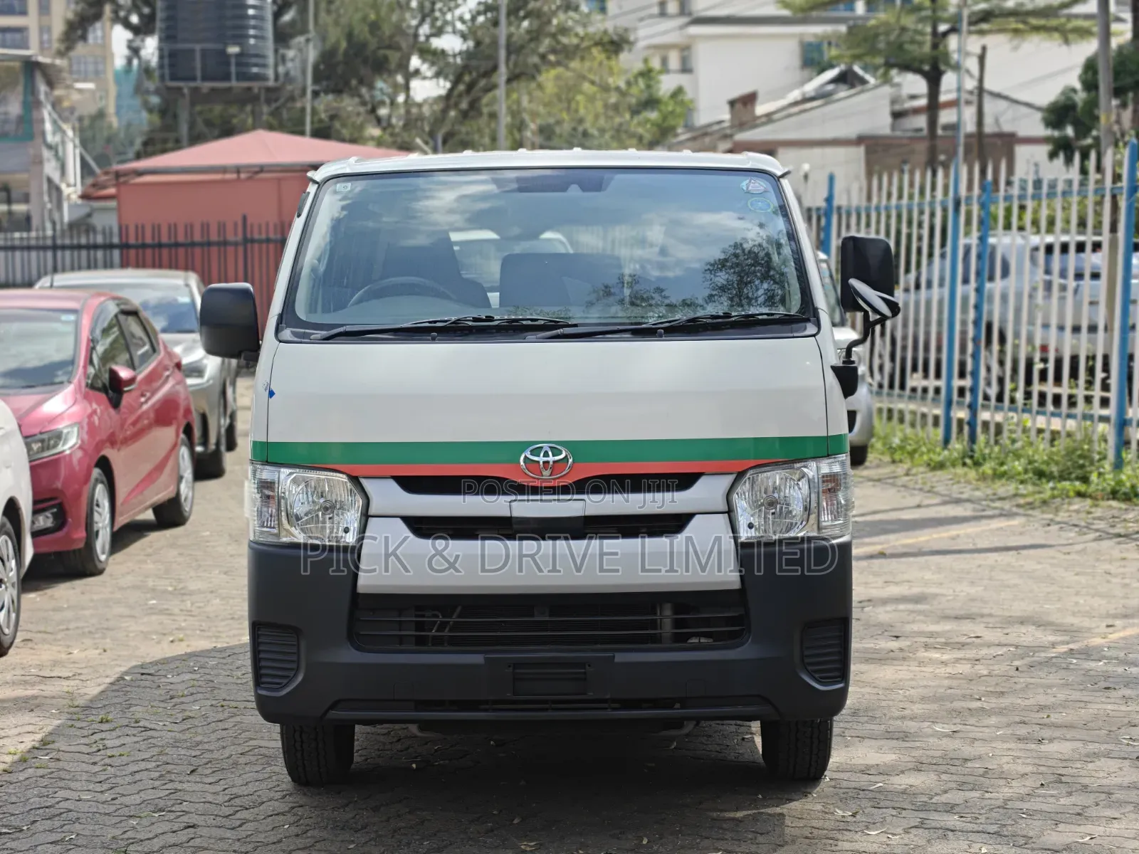Toyota HiAce 2019 White