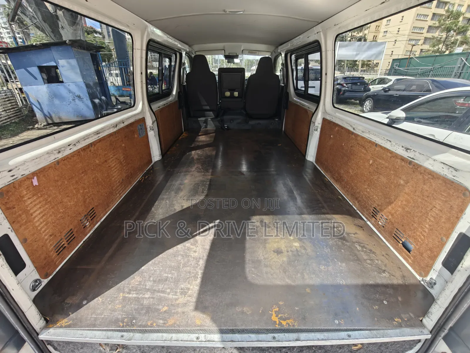 Toyota HiAce 2019 White