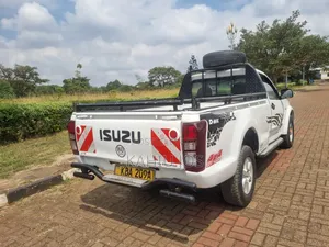 Isuzu D-MAX 2005 Off white