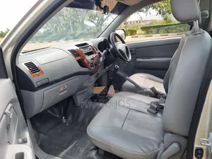 Toyota Hilux 2007 Silver
