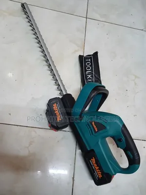 Hedge Trimmer/Cordless With Two Batteries