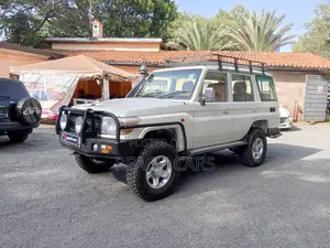 Toyota Land Cruiser Prado 2010 White