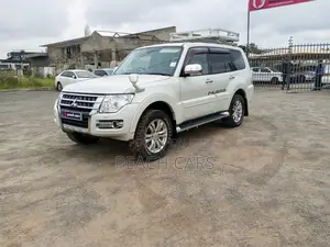 Mitsubishi Pajero 2015 White