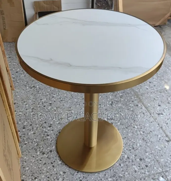 Round Table: Compact Round Negotiation Table