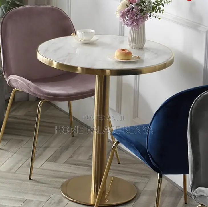 Round Table: Compact Round Negotiation Table