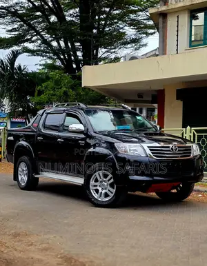 Double Cab and Single Cab Pickups for Long and Short Term Hire