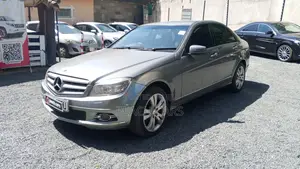 Mercedes-Benz C200 2010 Gray