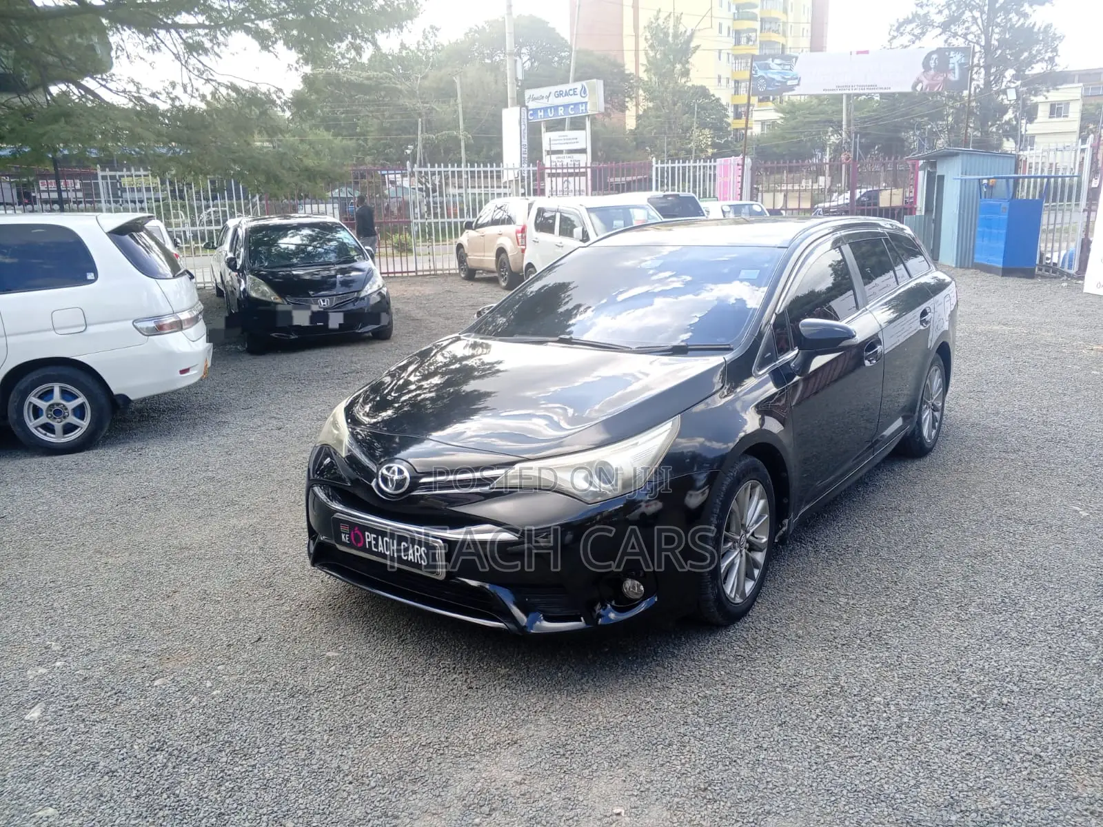 Toyota Avensis 2016 Black
