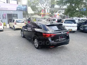 Toyota Avensis 2016 Black