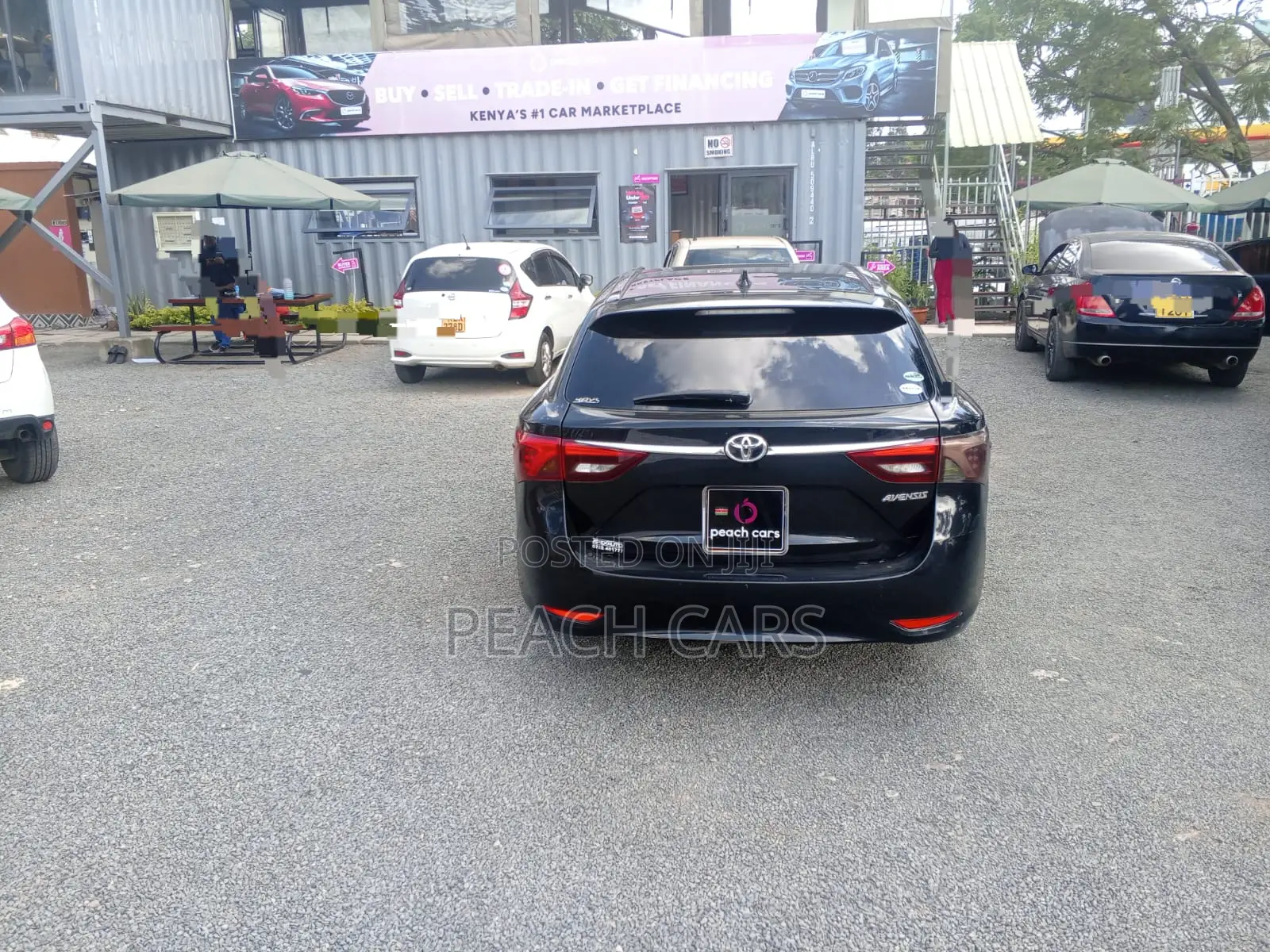 Toyota Avensis 2016 Black