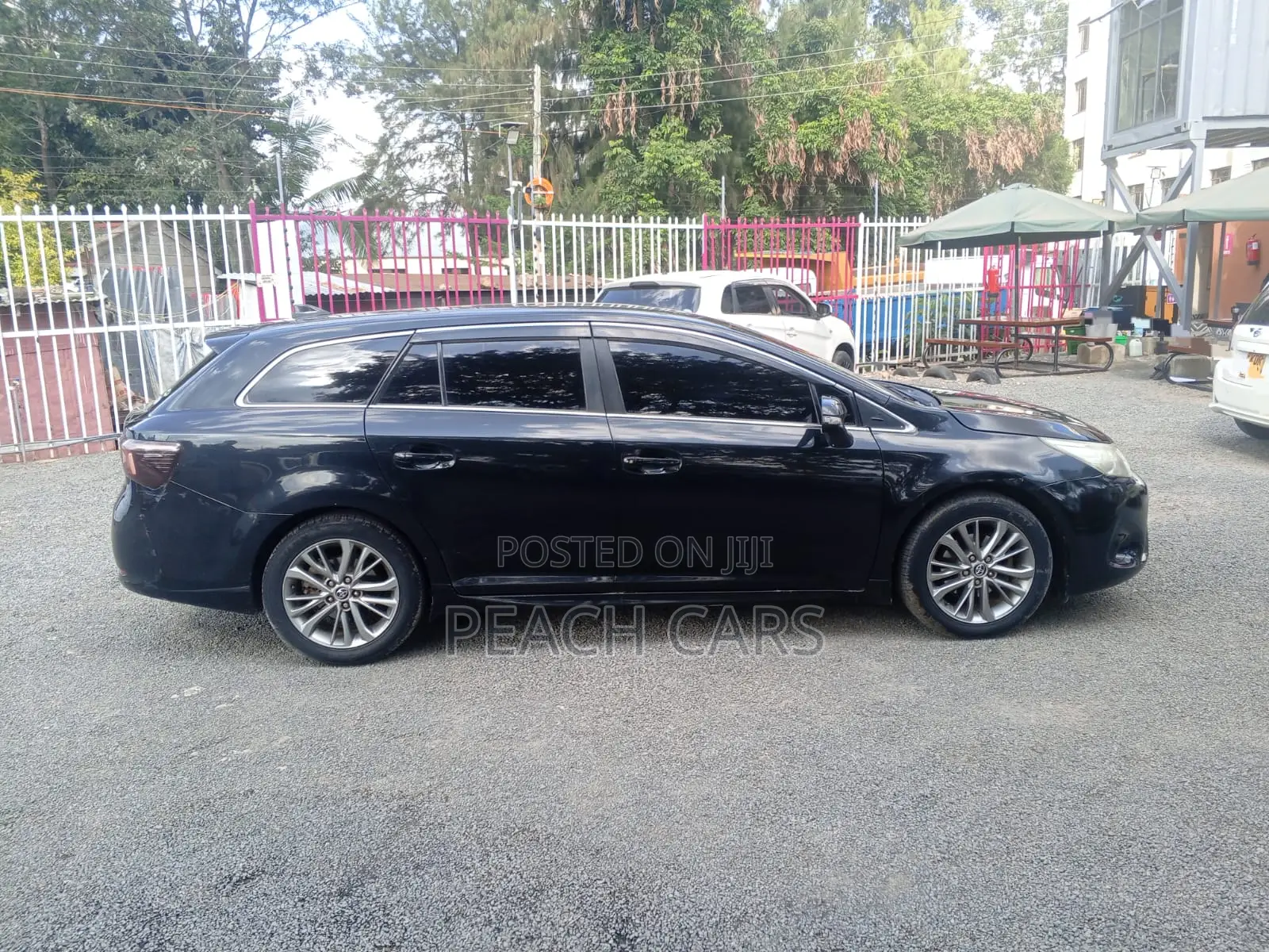 Toyota Avensis 2016 Black